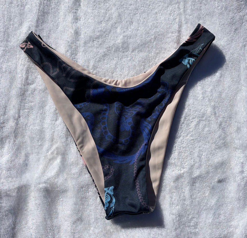 Lila Bottom